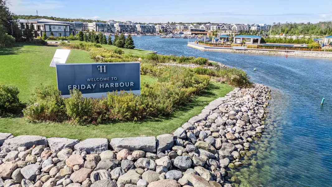 333 Sea Ray AVE #207D, Innisfil, ON L9S 0J4