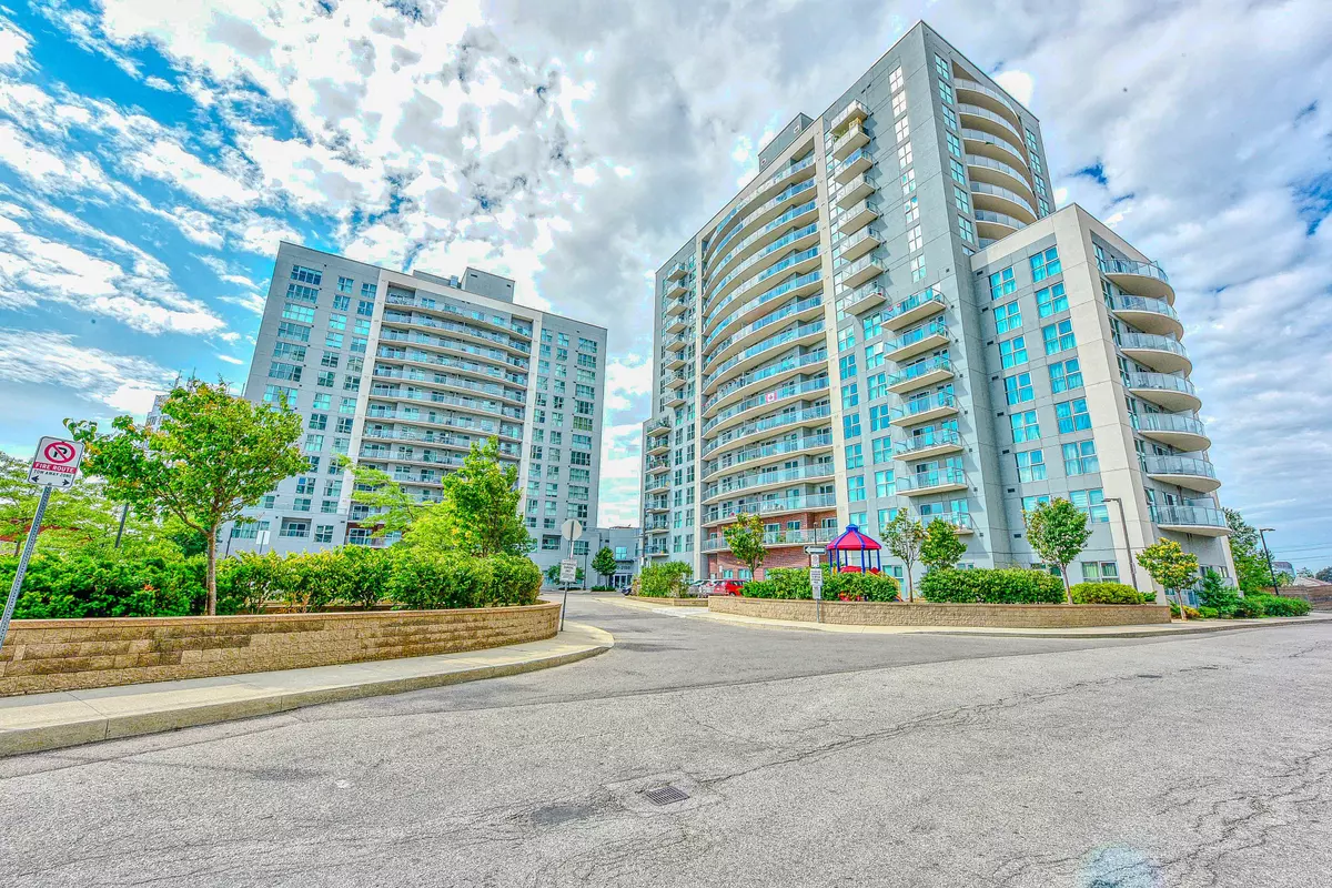 Toronto E04, ON M1R 0B5,2152 Lawrence AVE E #904