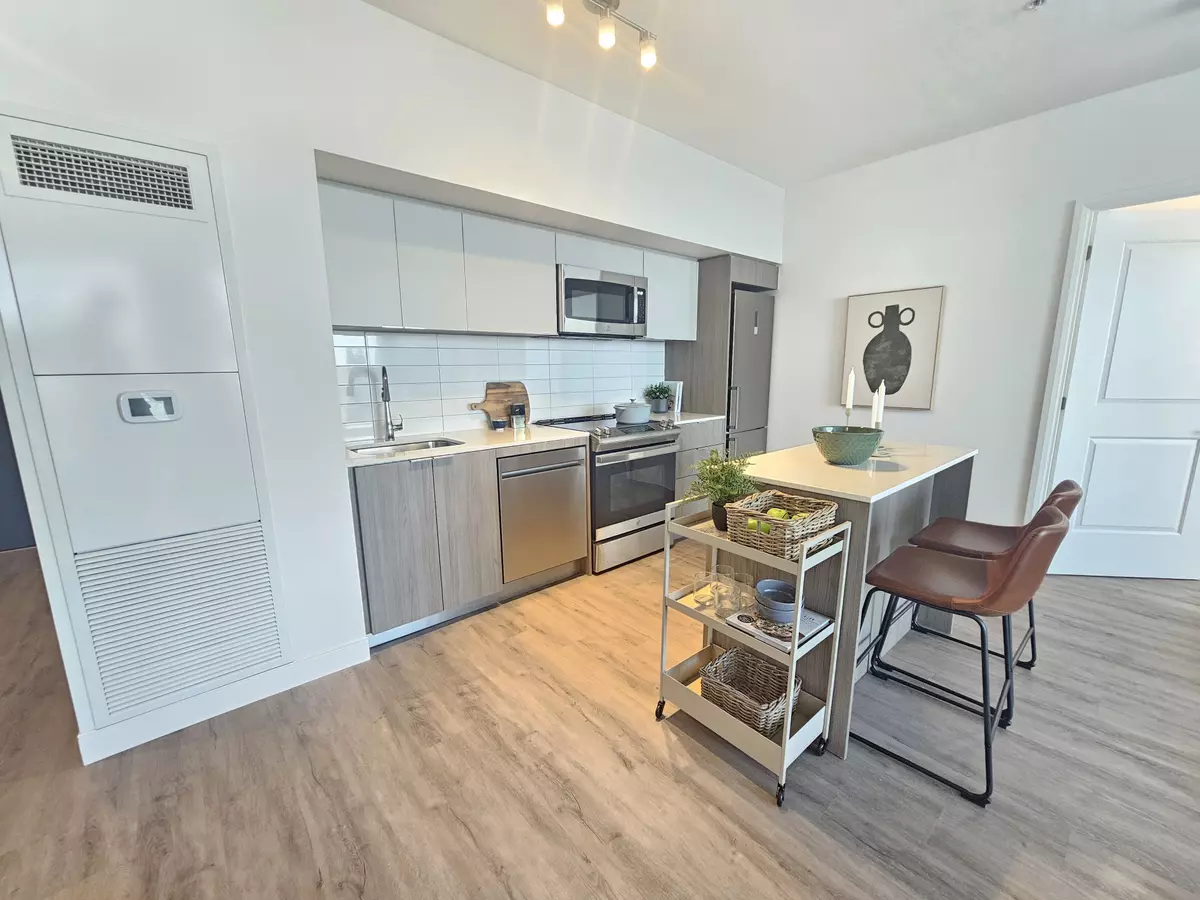 Hamilton, ON L8R 3L5,22 Hughson ST #2501 B