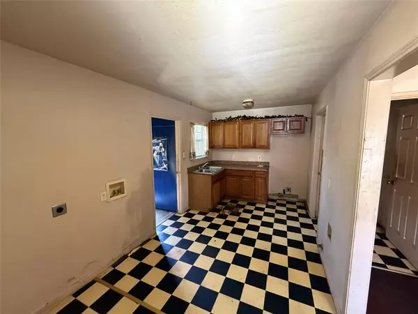 Terrell, TX 75160,915 S Rockwall Avenue