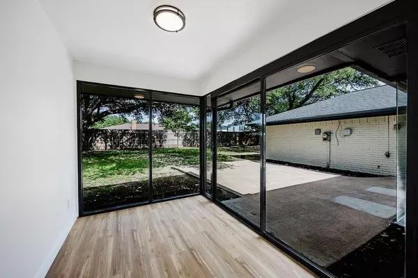 Fort Worth, TX 76133,6509 S Hulen Street