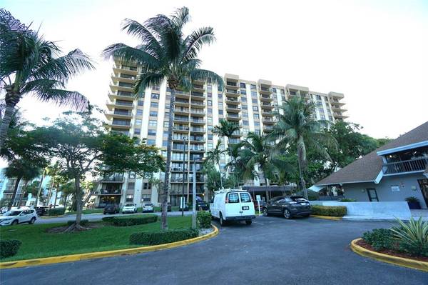 1470 NE 123rd St #1104, Miami, FL 33161