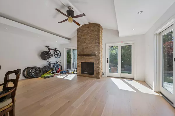 Oakville, ON L6J 2W3,1204 Cynthia LN