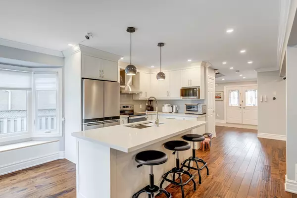 Hamilton, ON L9B 2V9,7 Magenta CT