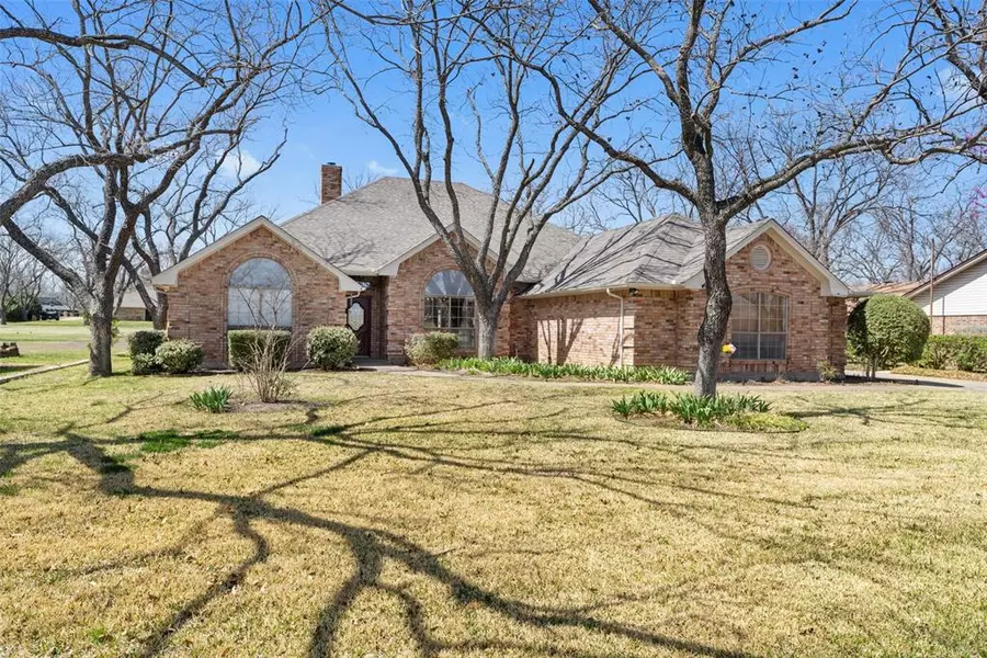 8908 Woodlawn Drive, Granbury, TX 76049