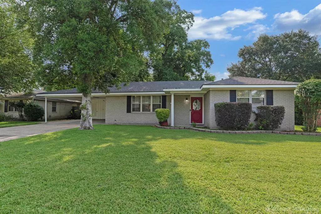 Shreveport, LA 71105,2039 Captain Shreve Drive