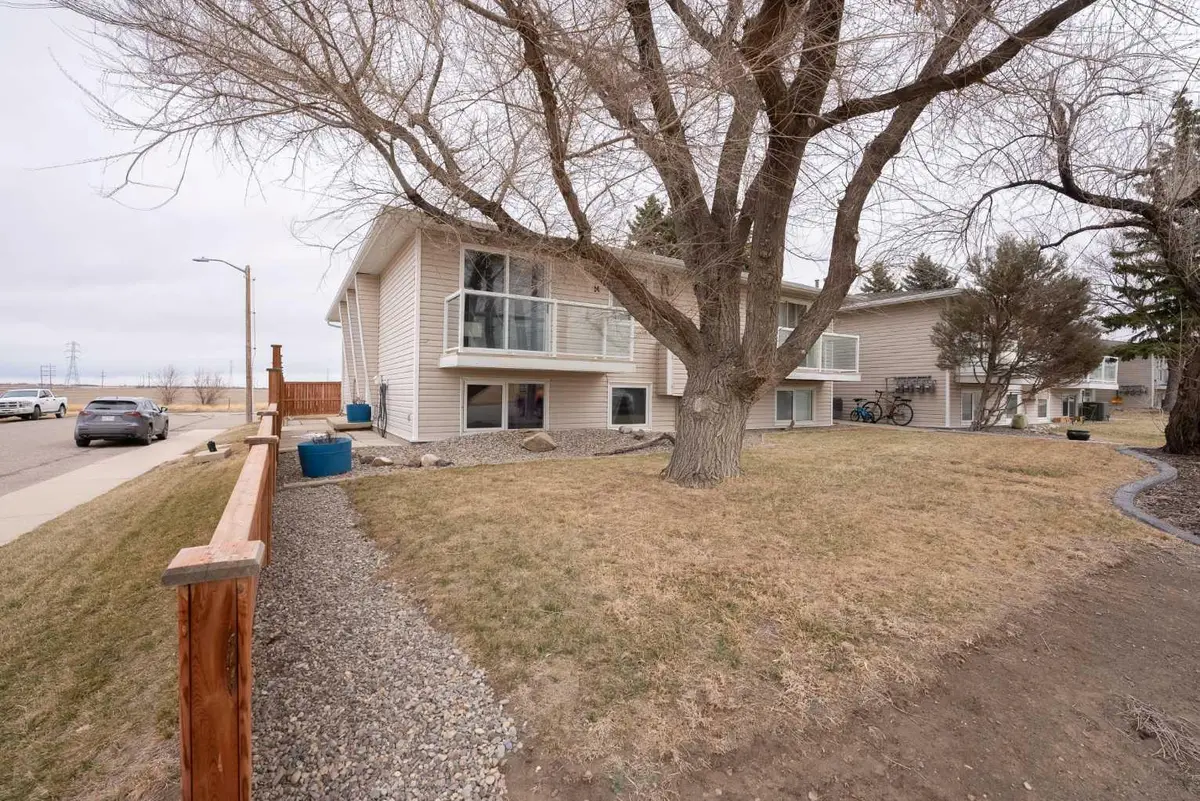 905 44 AVE N #14, Lethbridge, AB T1H 6C4