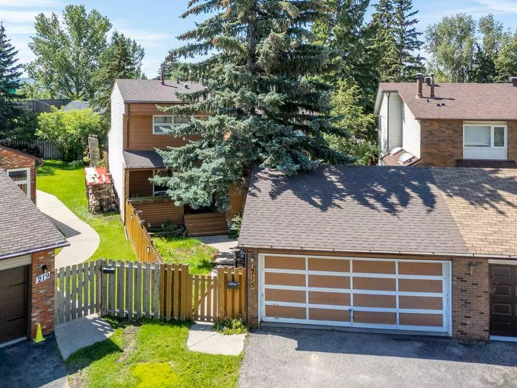 Calgary, AB T3G 1A5,215 Ranchview CT Northwest