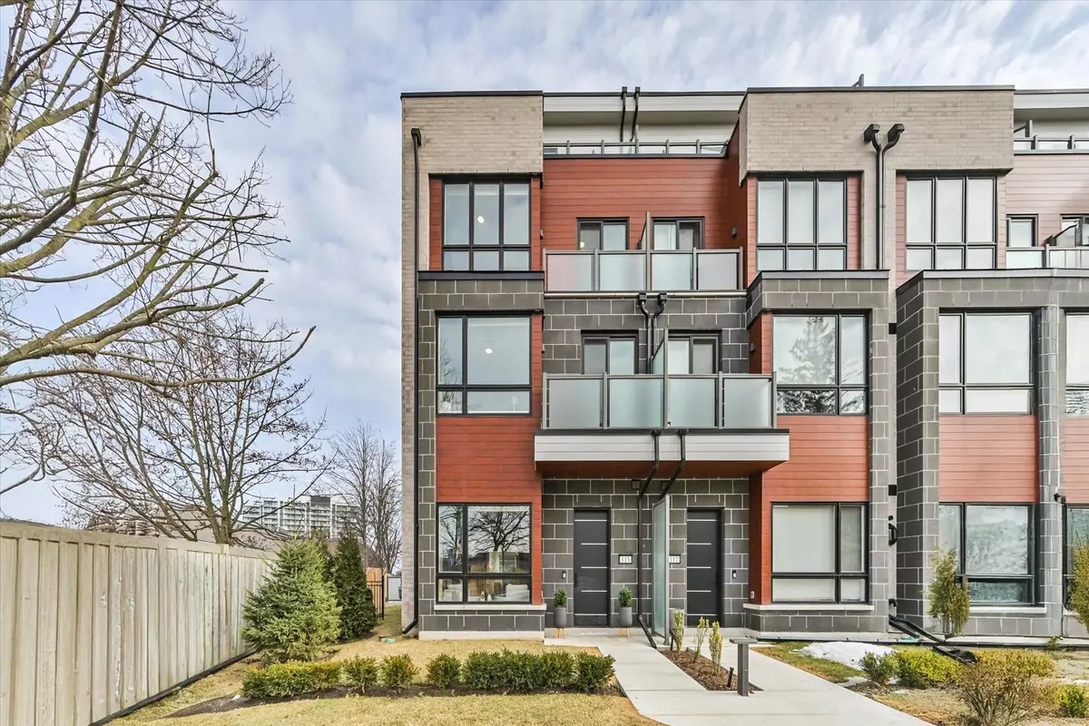 Mississauga, ON L5H 1K4,115 High ST W