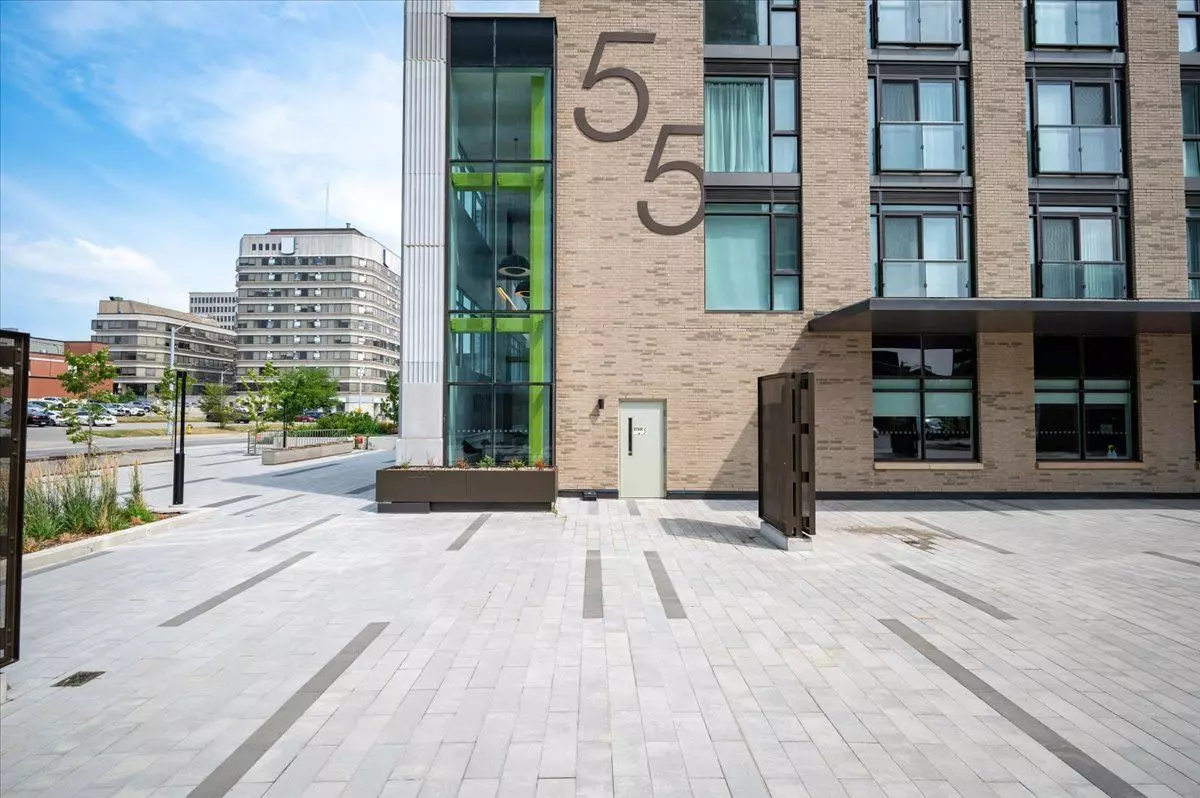 Kitchener, ON N2H 0C9,55 Duke ST W #220