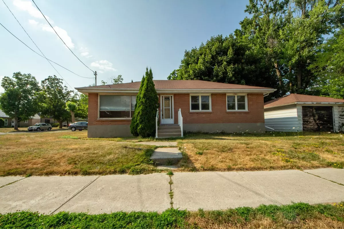 Peterborough North, ON K9H 5T3,812 Argyle ST
