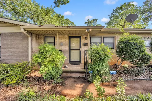 Fort Worth, TX 76112,6324 Woodbine Drive