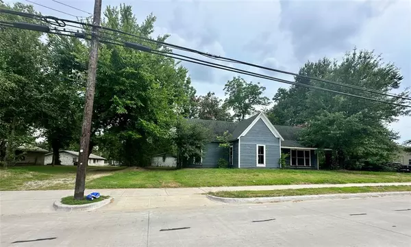 Sulphur Springs, TX 75482,962 College Street