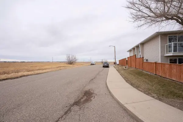 905 44 AVE N #14, Lethbridge, AB T1H 6C4