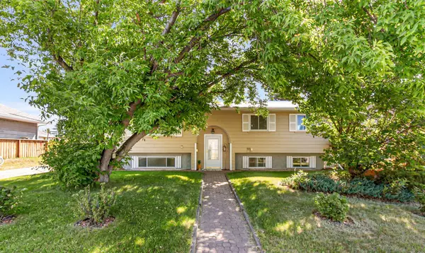 634 Macewan DR, Carstairs, AB T0M0N0