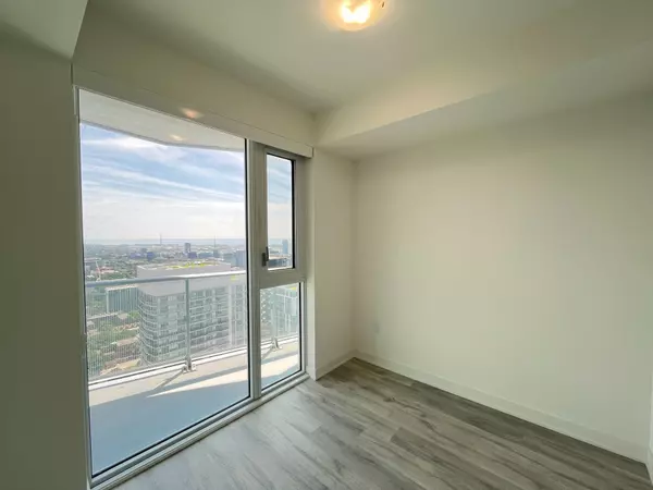 Toronto C08, ON M5B 0C7,100 Dalhousie ST #4204