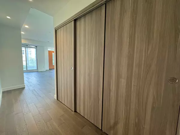 Toronto C15, ON M2K 0H2,95 Mcmahon DR #111