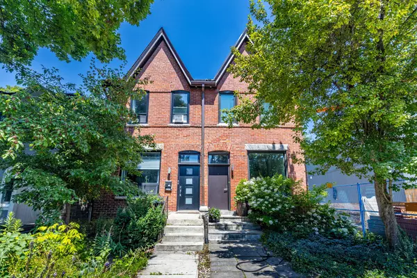10 Follis AVE, Toronto C02, ON M6G 1S3