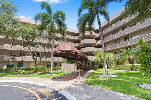 900 Colony Point Cir #511, Pembroke Pines, FL 33026