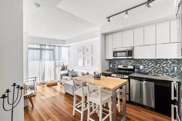 Toronto W06, ON M8V 0A3,80 Marine Parade DR #1907
