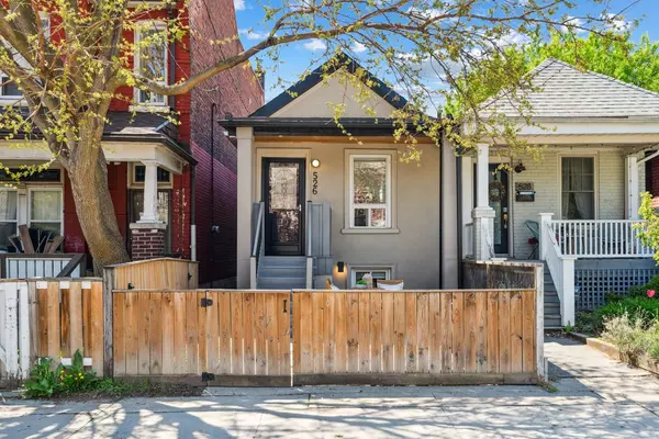 Toronto W02, ON M6P 2V7,526 Quebec AVE #Lower Level