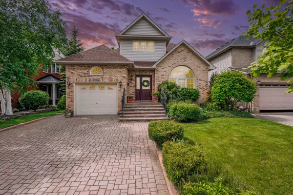 1054 Augustus DR, Burlington, ON L7S 2L1