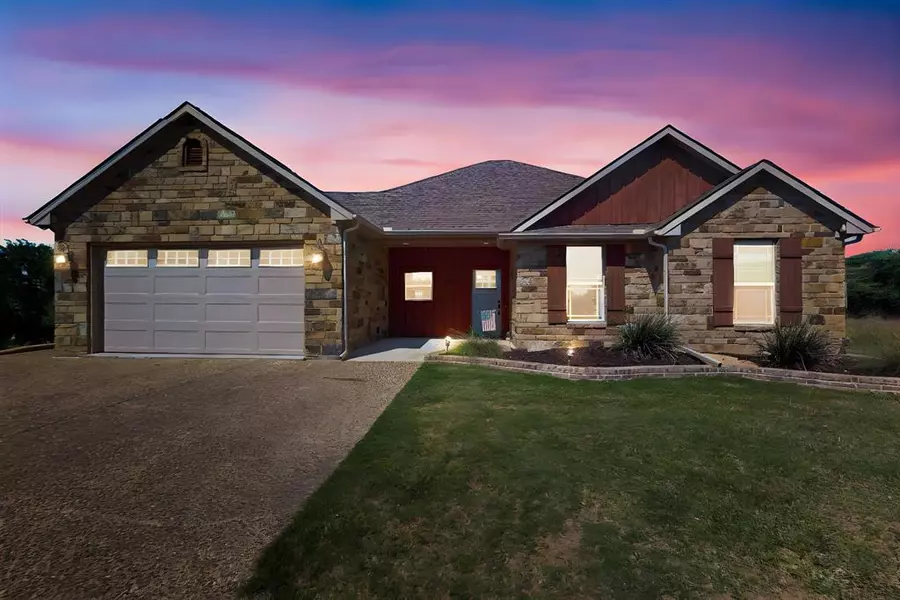 140 Harbour Town Drive, Graford, TX 76449