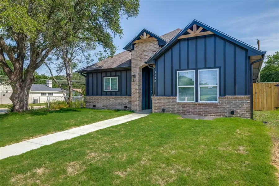 1328 Glasgow Road, Fort Worth, TX 76134