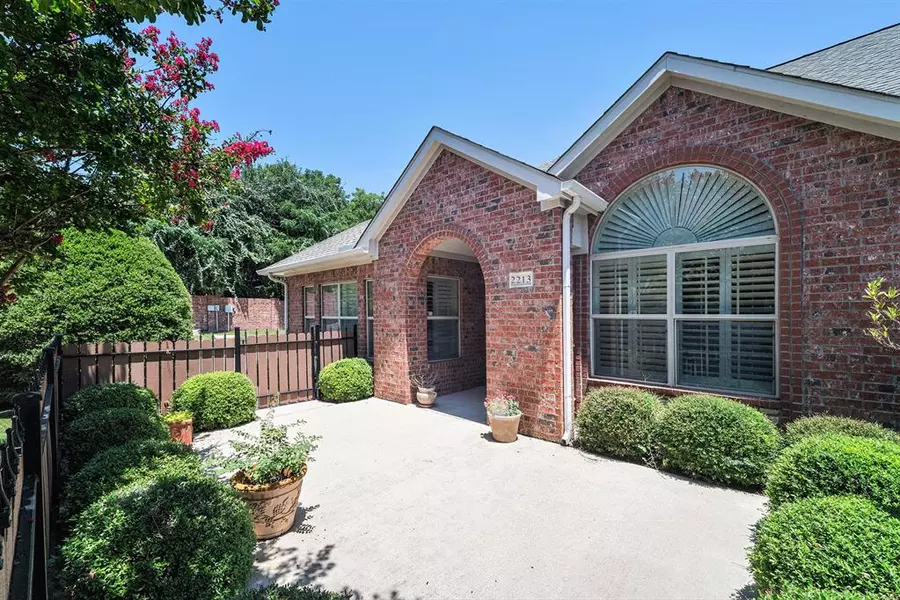 3250 Rosemeade Drive #2213, Fort Worth, TX 76116