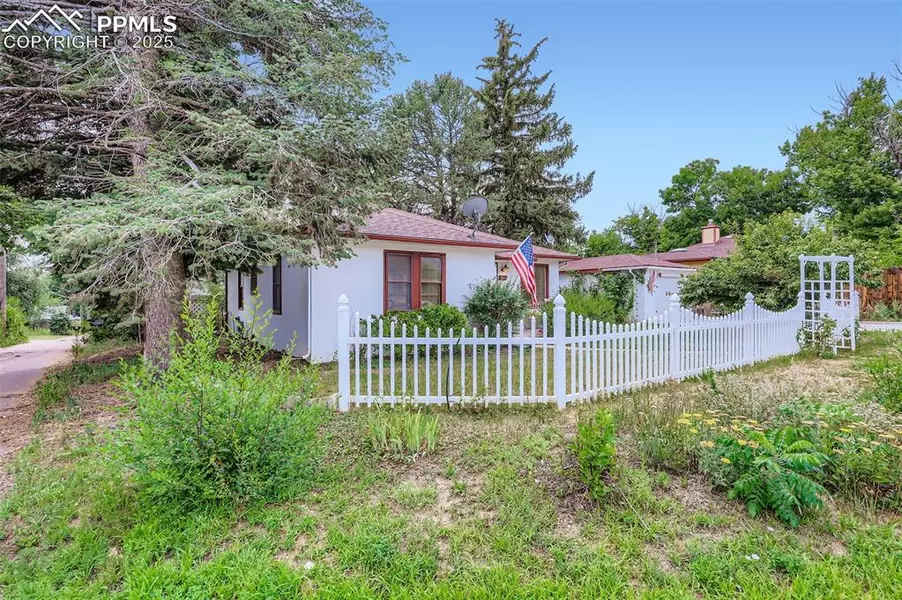 2111 E Cache La Poudre ST, Colorado Springs, CO 80909