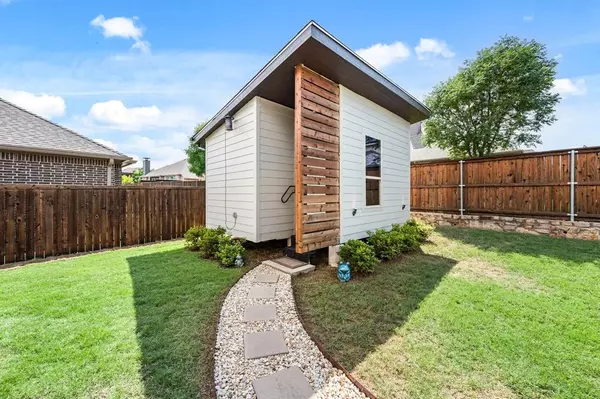 Roanoke, TX 76262,1009 Holston Hills Trail