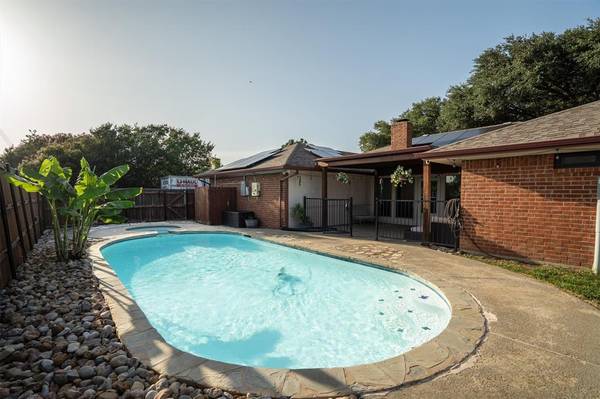 1610 Alpine Pass, Lewisville, TX 75077