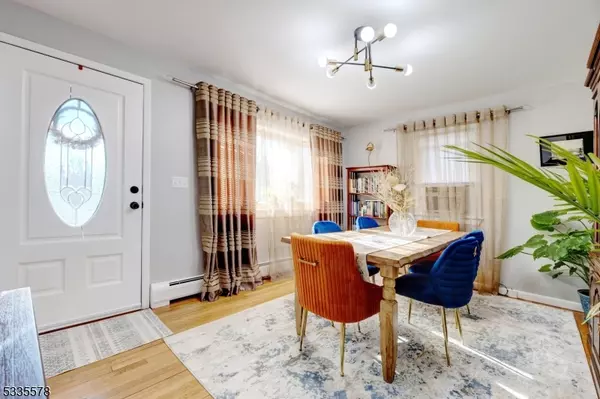 4 Elm St, Bloomingdale Boro, NJ 07403