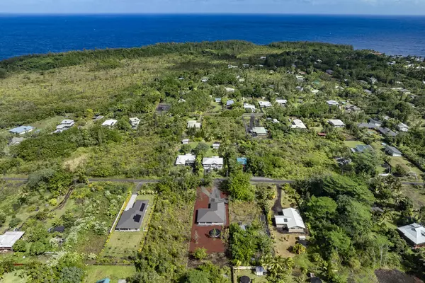 Keaau, HI 96749,15-1042 AMAU RD