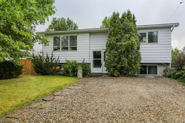 330 Aberdeen ST, Granum, AB T0L 1A0
