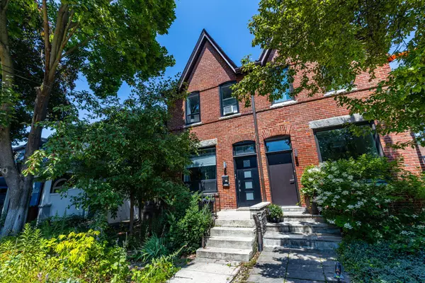 Toronto C02, ON M6G 1S3,10 Follis AVE