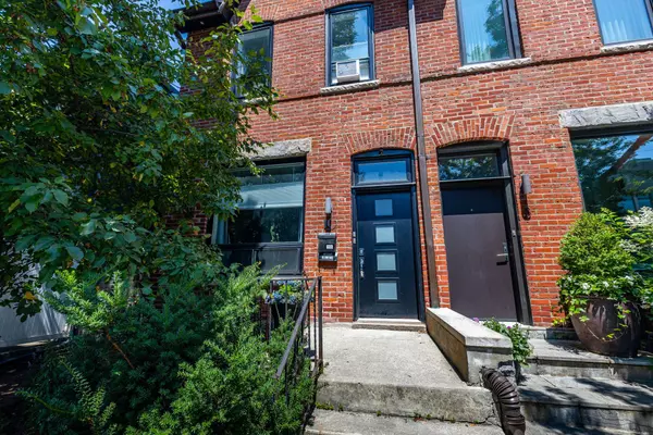 Toronto C02, ON M6G 1S3,10 Follis AVE