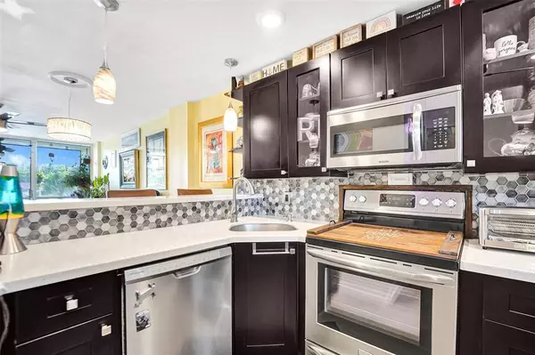 Oakland Park, FL 33309,111 Royal Park Dr #2E