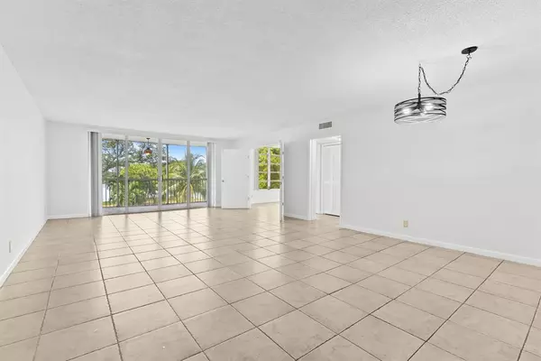 Pompano Beach, FL 33069,3010 N Course Dr #306