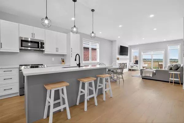 Springwater, ON L0L 1P0,140 Ritchie CRES