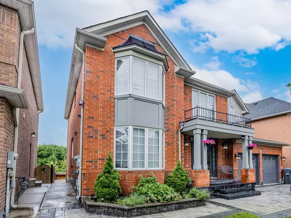 121 Whitwell DR, Brampton, ON L6P 1L4