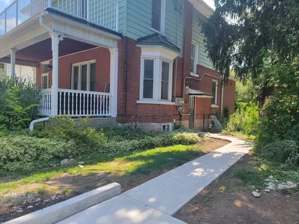 Cambridge, ON N3H 3Y4,158 LAUREL ST #2