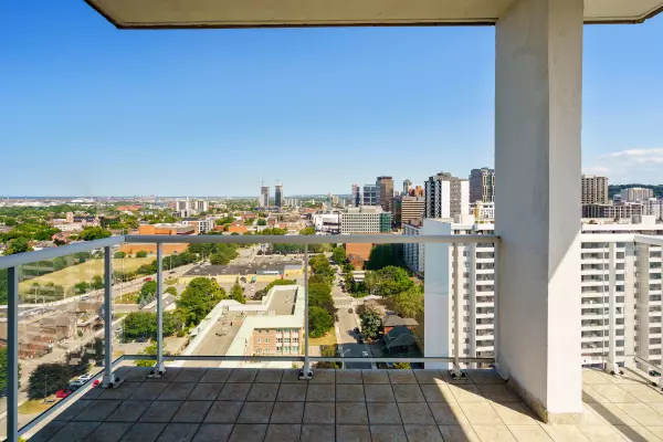 Hamilton, ON L8R 3J3,75 Queen ST N #2203