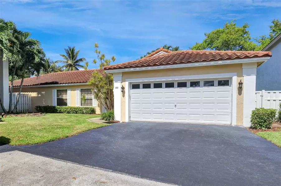 9532 NW 9th Ct, Plantation, FL 33324