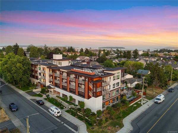 2319 Brethour Ave #301, Sidney, BC V8L 2A4