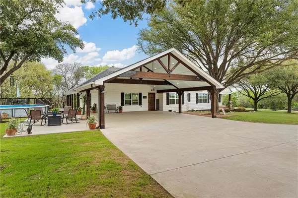 534 McGregor South Loop, Mcgregor, TX 76657