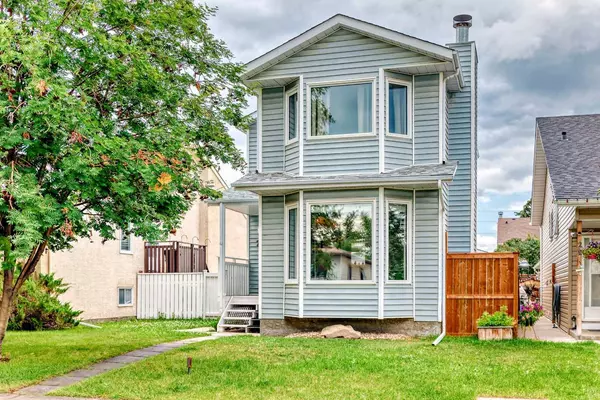 26 Shawglen WAY SW, Calgary, AB T2Y 2R1