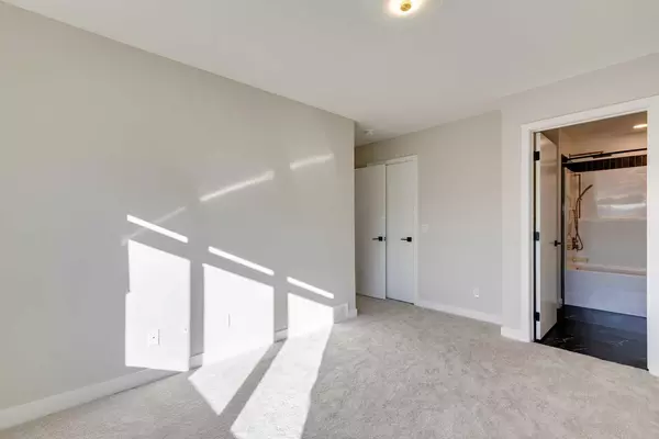 Calgary, AB T3P 2M3,157 148 AVE NW