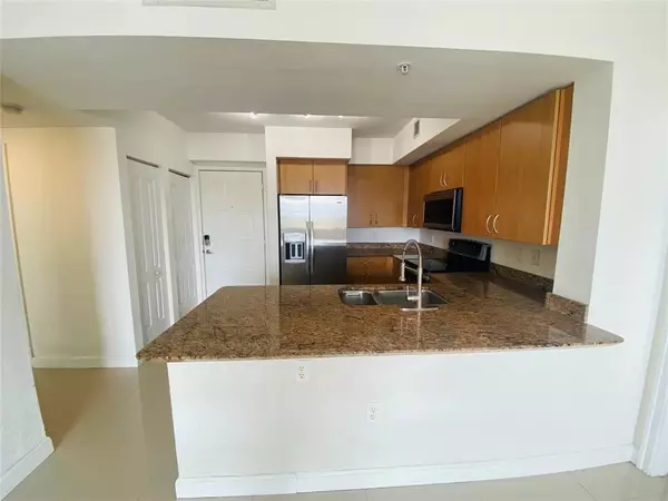 Hollywood, FL 33020,1830 Radius Dr #1004