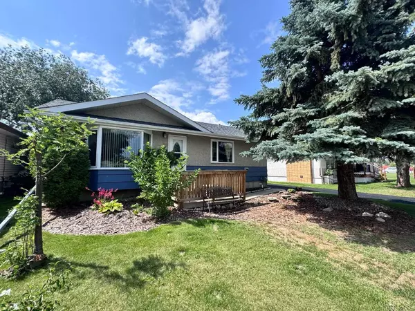 4027 50 AVE, Innisfail, AB T4G 1J3